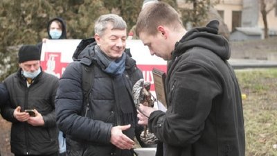 Віталій Запека отримує нагороду "Воїн Світла" Віталій Запека отримує нагороду "Воїн Світла"