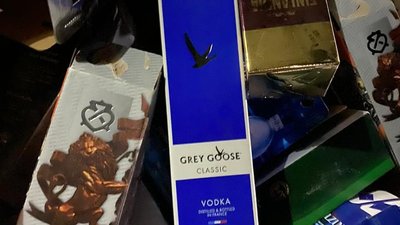 Jack Daniels та Нennesse: на Одещині трьох людей обвинувачують у незаконному виготовленні алкоголю Jack Daniels та Нennesse: на Одещині трьох людей обвинувачують у незаконному виготовленні алкоголю