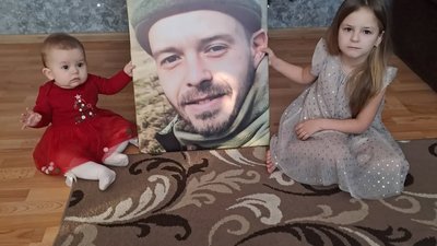 16 днів тримав оборону позиції біля Мар'їнки. З полону повернувся боєць з Полтавщини і вперше побачить доньку