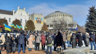 До Дня єднання у центрі Сум підняли прапор України. ФОТОРЕПОРТАЖ До Дня єднання у центрі Сум підняли прапор України. ФОТОРЕПОРТАЖ