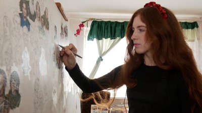"Хочу об'єднати всіх українців". Як іванофранківка малює картину "Слава Україні" "Хочу об'єднати всіх українців". Як іванофранківка малює картину "Слава Україні"