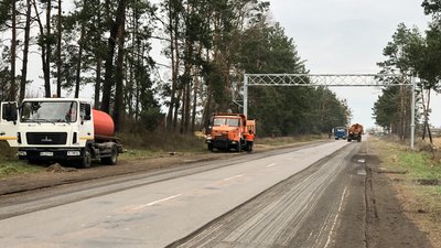 На Рівненщині збудують систему, які зважуватиме фури на ходу На Рівненщині збудують систему, які зважуватиме фури на ходу