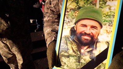 У Сумах провели в останню путь військових Анатолія Дудку та Станіслава Ревуцького, які загинули на Донеччині У Сумах провели в останню путь військових Анатолія Дудку та Станіслава Ревуцького, які загинули на Донеччині
