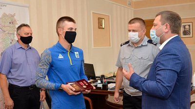 Чемпіону світу Підручному в Тернополі вручили орден "За заслуги" III ступеня