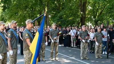 В Ужгороді попрощалися з полеглими захисниками Іваном Бородіним та Віктором Кущиком