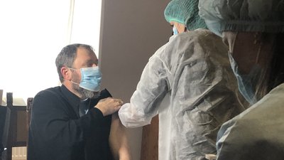 В Ужгороді вакцинували священників греко-католицького кафедрального собору