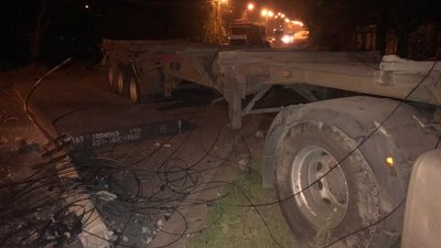 У Маріуполі вночі стались три аварії: є травмовані, заблокований рух У Маріуполі вночі стались три аварії: є травмовані, заблокований рух