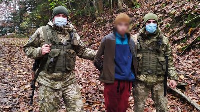 Тисячу пачок сигарет виявили в закарпатця перед кордоном з Румунією Тисячу пачок сигарет виявили в закарпатця перед кордоном з Румунією