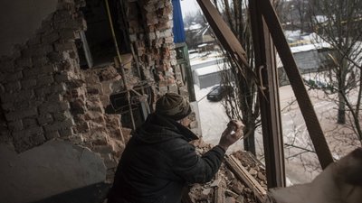 “Про нас усі забули”. Історії авдіївців, яким так і не відбудували пошкоджене обстрілами житло