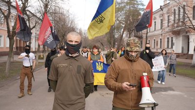 Хода пам'яті. У День добровольця в Кропивницькому вшанували загиблих і вбитих у війні з Росією Хода пам'яті. У День добровольця в Кропивницькому вшанували загиблих і вбитих у війні з Росією