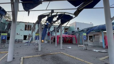 "Бачив дим, бачив руйнування, людей, які просили допомогу": очевидці про обстріл Запоріжжя армією РФ "Бачив дим, бачив руйнування, людей, які просили допомогу": очевидці про обстріл Запоріжжя армією РФ