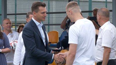 "На цьому місці були дерева та кущі" – Артем Довбик про відремонтований стадіон у Черкасах