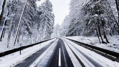 Жителі Кіровоградщини ділились у соцмережах світлинами першого снігу