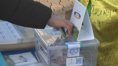 Купи календар - підтримай ЗСУ: благодійну акцію провели у Хмельницькому