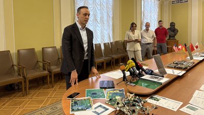 Уповноважений президента України з питань санкційної політики Владислав Власюк, Орєшнік