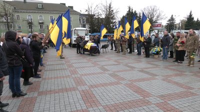 У Рівному попрощалися з військовим Мирославом Присяжнюком У Рівному попрощалися з військовим Мирославом Присяжнюком
