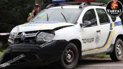 У Львівській області сталося ДТП за участі авто поліції. Травмовані четверо людей У Львівській області сталося ДТП за участі авто поліції. Травмовані четверо людей