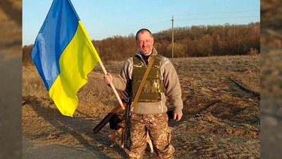 Загинули, захищаючи Україну: на Чернігівщині попрощалися з п'ятьма воїнами Загинули, захищаючи Україну: на Чернігівщині попрощалися з п'ятьма воїнами