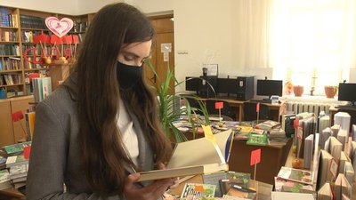 Волинська бібліотека отримала найбільшу партію книг: їх тестують через QR-коди