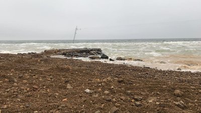 Капітальний ремонт підпірної стінки на одеському пляжі може бути незаконним — еколог Капітальний ремонт підпірної стінки на одеському пляжі може бути незаконним — еколог