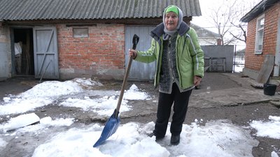 Старий для городу, новий — "на вихід": 74-річній пенсіонерці з Анисова замінили протез Старий для городу, новий — "на вихід": 74-річній пенсіонерці з Анисова замінили протез