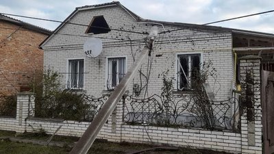 Одна людина загинула, одна поранена, пошкоджені інфраструктура, агропідприємство та будинки — обстріл Сумщини 9 жовтня