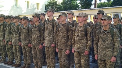 У Львівському ліцеї ім. Героїв Крут учнів посвятили у ліцеїсти: як це було У Львівському ліцеї ім. Героїв Крут учнів посвятили у ліцеїсти: як це було