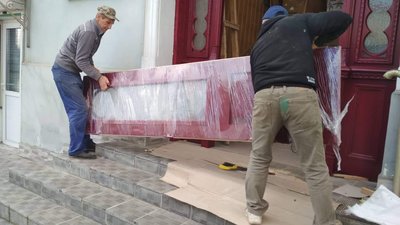 У Луцьку встановили старовинні столітні двері, які реставрували івано-франківські майстри У Луцьку встановили старовинні столітні двері, які реставрували івано-франківські майстри