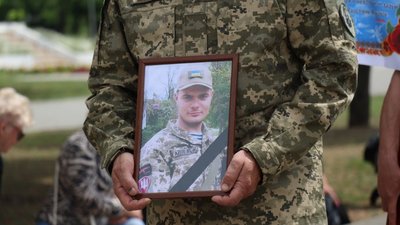 У боях за Донеччину загинув 22-річний бойовий медик з Дніпропетровщини Микола Безердян