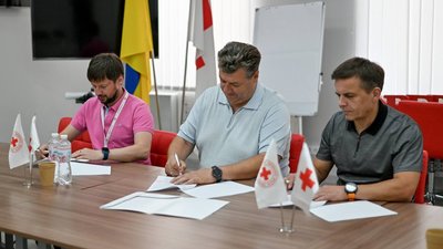 40 каркасних будинків для переселенців: у Житомирі підписали Меморандум про співпрацю з Товариством Червоного Хреста