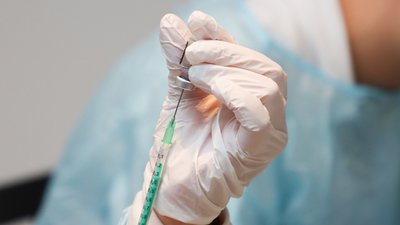 У Смолінській громаді 11 днів не вакцинували людей. Що сталося