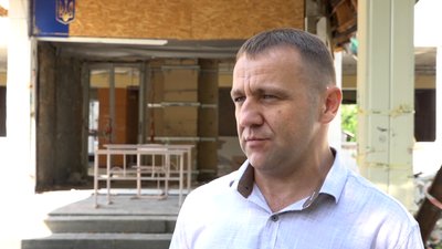 "Ми відбудуємо наш ліцей і над ним майорітиме жовто-блакитний стяг, як символ незламності" – директор Іван Денисюк "Ми відбудуємо наш ліцей і над ним майорітиме жовто-блакитний стяг, як символ незламності" – директор Іван Денисюк