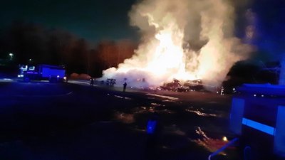 Неподалік Сквирського шосе уночі горіло недобудоване кафе. Спалахи бачили у Житомирі