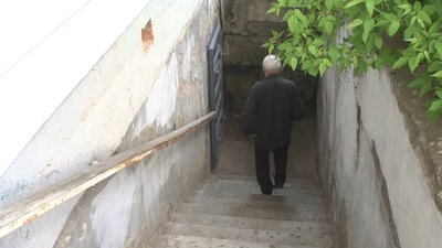 Одна із таких споруд знаходиться по вулиці Володимирській у Хмельницькому Одна із таких споруд знаходиться по вулиці Володимирській у Хмельницькому