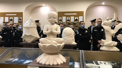 Скульптури полководців, грецьких та римських богів: в Одесі відкрили виставку Скульптури полководців, грецьких та римських богів: в Одесі відкрили виставку