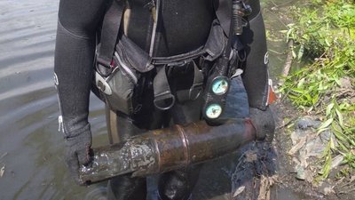 Снаряди, міни та гранати. За тиждень на Сумщині піротехніки знайшли 70 вибухонебезпечних предметів Снаряди, міни та гранати. За тиждень на Сумщині піротехніки знайшли 70 вибухонебезпечних предметів