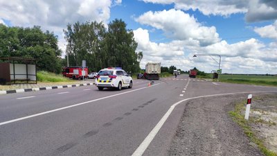 В аварії поблизу Луцька за участі вантажівки та легковика загинув водій В аварії поблизу Луцька за участі вантажівки та легковика загинув водій