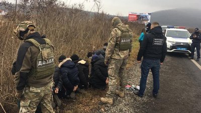 Десятьох іноземців без документів затримали в Ужгородському районі Десятьох іноземців без документів затримали в Ужгородському районі
