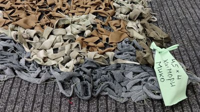 Робота стала інтенсивнішою: у Миколаєві жіночий батальйон "Кікімори" продовжує плести маскувальні сітки