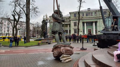 У Дніпрі демонтували пам'ятник Михайлу Ломоносову: думка історика