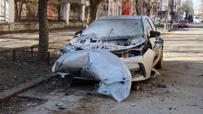 Херсон, дрон, авто, обстріли