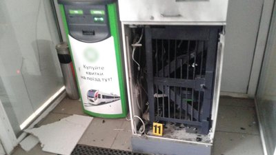 Вночі невідомі підірвали банкомат у Харкові Вночі невідомі підірвали банкомат у Харкові