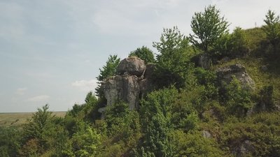 Марусин камінь іноді здається схожим на дівчину, яка плаче