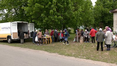 Нічні зміни, розбомблені відділення та автопарк – як працює Укрпошта у Чернігові Нічні зміни, розбомблені відділення та автопарк – як працює Укрпошта у Чернігові
