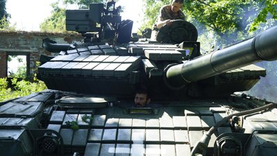 Як на Харківщині тренуються танкісти новоствореної бригади ЗСУ Як на Харківщині тренуються танкісти новоствореної бригади ЗСУ