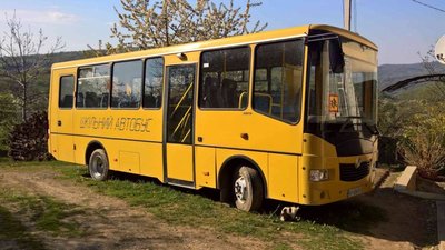 В одній із громад на Закарпатті після затримки в казначействі відновлять підвезення учнів