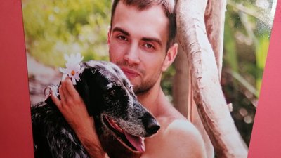 Чоловіки, коти та собаки. У Кропивницькому презентували виставку на підтримку притулку для тварин