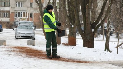 У Кракові, за прикладом Львова, посипатимуть доріжки кавовою гущею