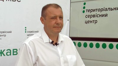 Мобільні сервісні центри в Луцьку за перший день роботи оформили 76 автопослуг