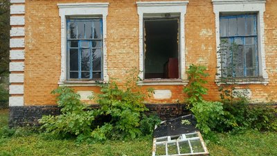 У с. Павлівка на Сумщині, що за 2 км від РФ, через обстріли пошкоджено 10 будинків У с. Павлівка на Сумщині, що за 2 км від РФ, через обстріли пошкоджено 10 будинків